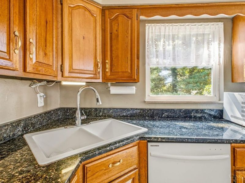7909 Dee Street, Madeira, OH 45243 Photo 7