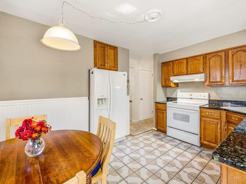 7909 Dee Street, Madeira, OH 45243 Photo 8