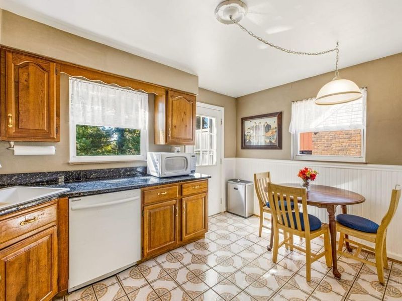 7909 Dee Street, Madeira, OH 45243 Photo 9