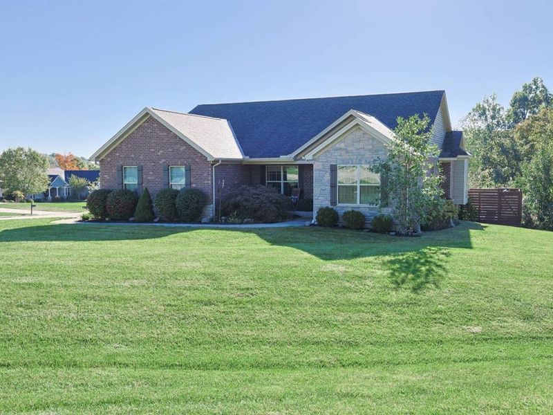 3325 Echo Point Court, Hamilton, OH 45013 Photo 2