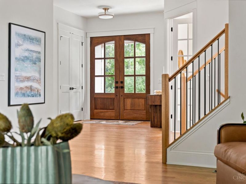 9004 Old Creek Trail, Montgomery, OH 45249 Photo 2
