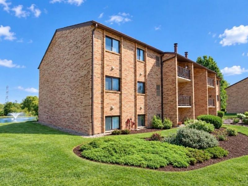 547 Davis Road, Unit 7, Pierce Township, OH 45255 Photo 2