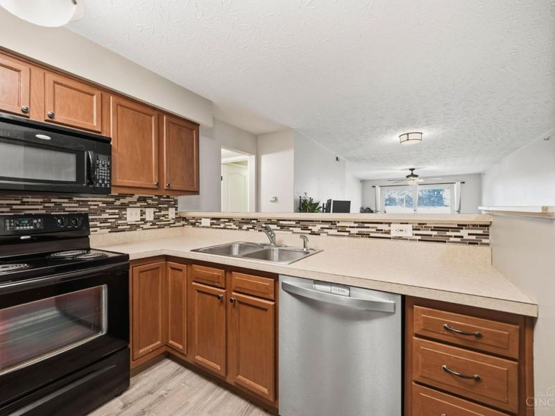 637 Heritage Square, Harrison, OH 45030 Photo 13
