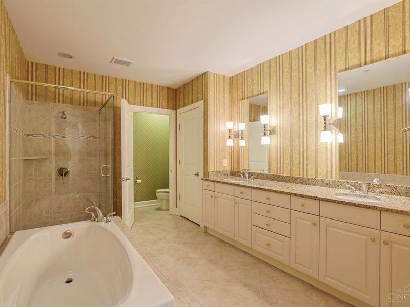 3942 Miami Road, Unit 203, Mariemont, OH 45227 Photo 23