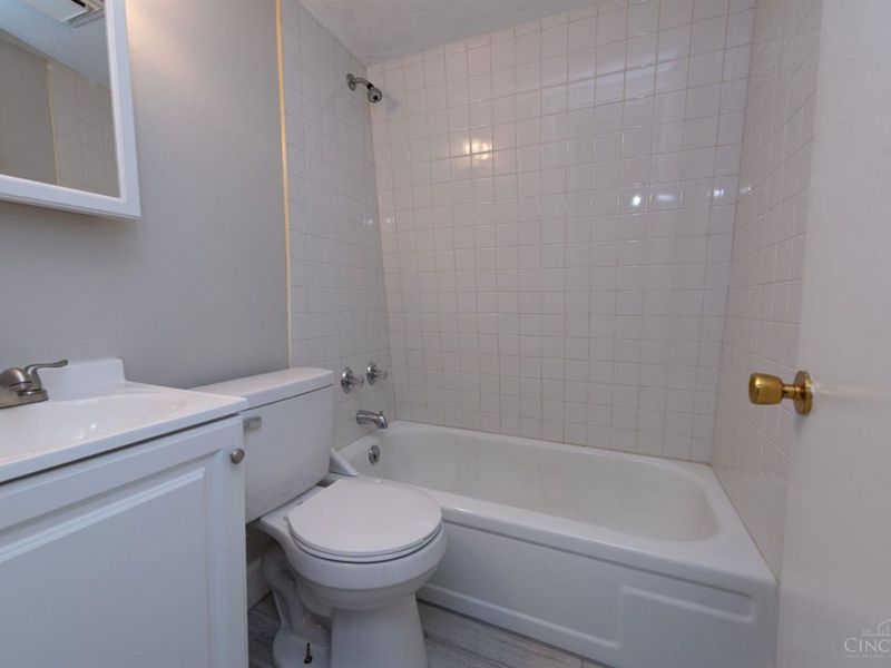 1743 Compton Rd, Cincinnati, OH 45248 Photo 32