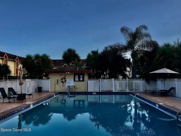 2100 Forest Knoll Drive NE, Unit 00-201, Palm Bay, FL 32905