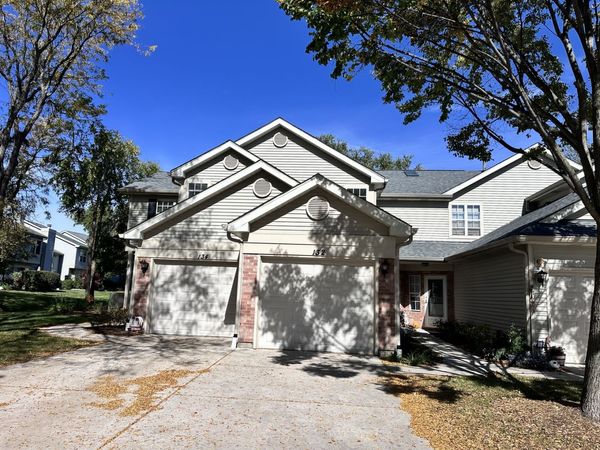 132 Golfview Drive , Glendale Heights, IL 60139