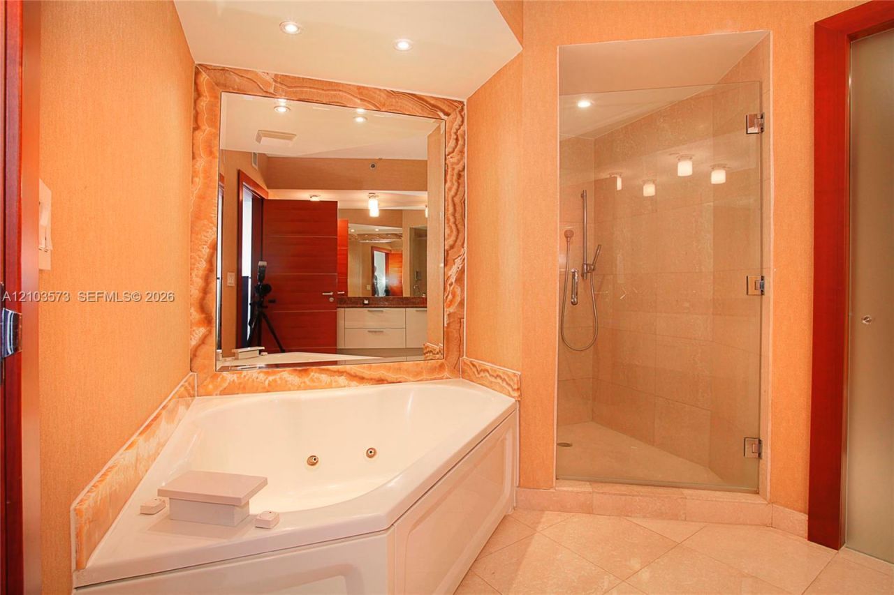 400 Alton Rd , Unit 811, Miami Beach, FL 33139 Photo