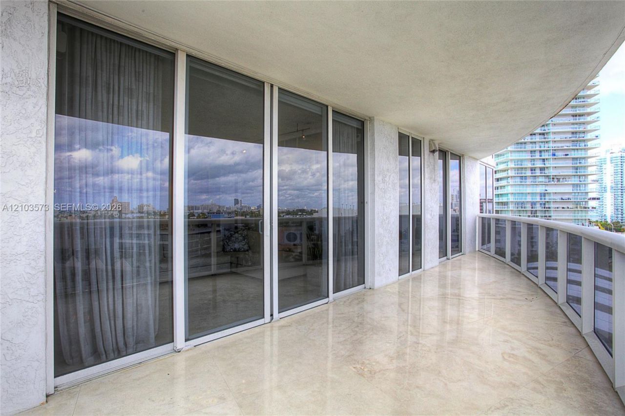 400 Alton Rd , Unit 811, Miami Beach, FL 33139 Photo