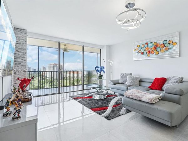20379 W Country Club Dr , Unit 1436, Aventura, FL 33180