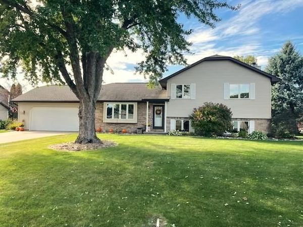 1267 SNOWDON DRIVE, Oshkosh, WI 54904