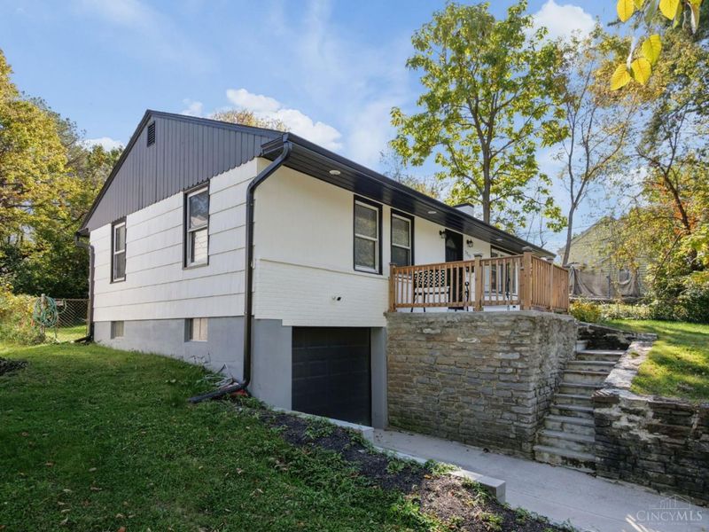 5940 Kenneth Avenue, Cincinnati, OH 45224 Photo 3