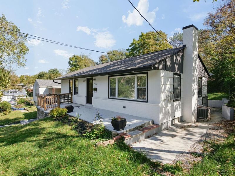 5940 Kenneth Avenue, Cincinnati, OH 45224 Photo 4