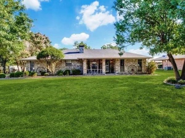 300 E Short Street, Leonard, TX 75452