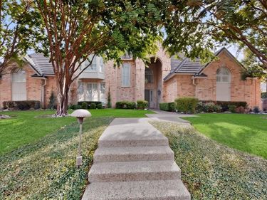 4536 Briar Oaks Circle, Dallas, TX 75287