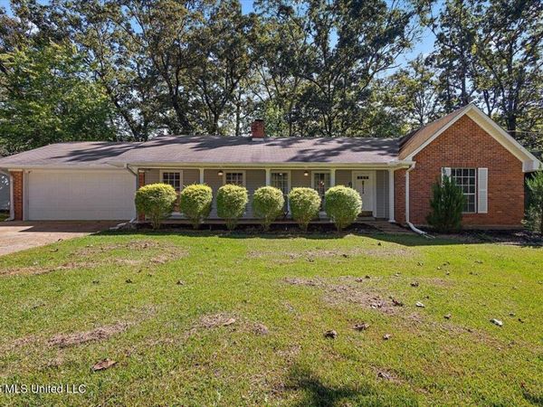 176 Oak Park Drive, Forest, MS 39074