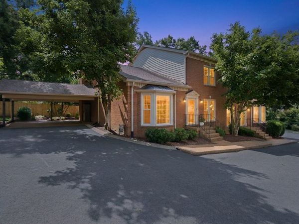 8 Sharonwood Dr , Nashville, TN 37215