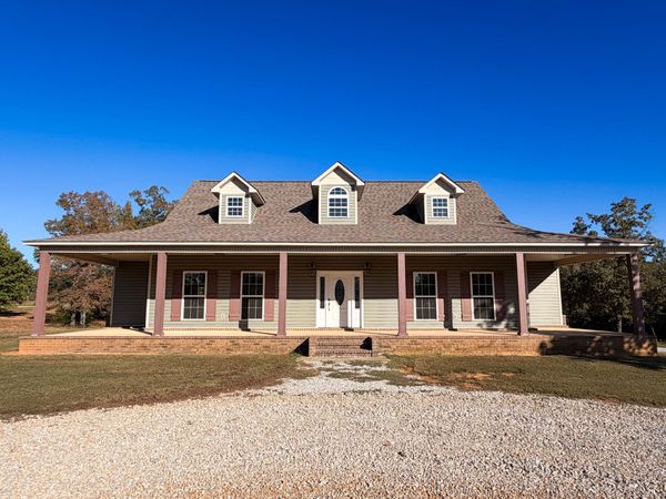 1002 Robins Ln., Blue Springs, MS 38828