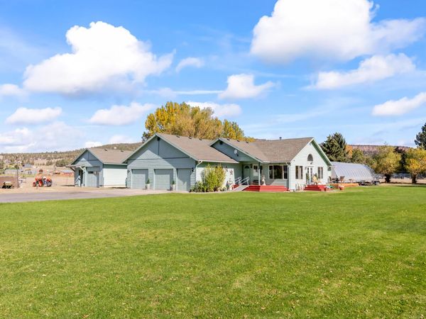 7208 NE Ochoco Highway, Prineville, OR 97754