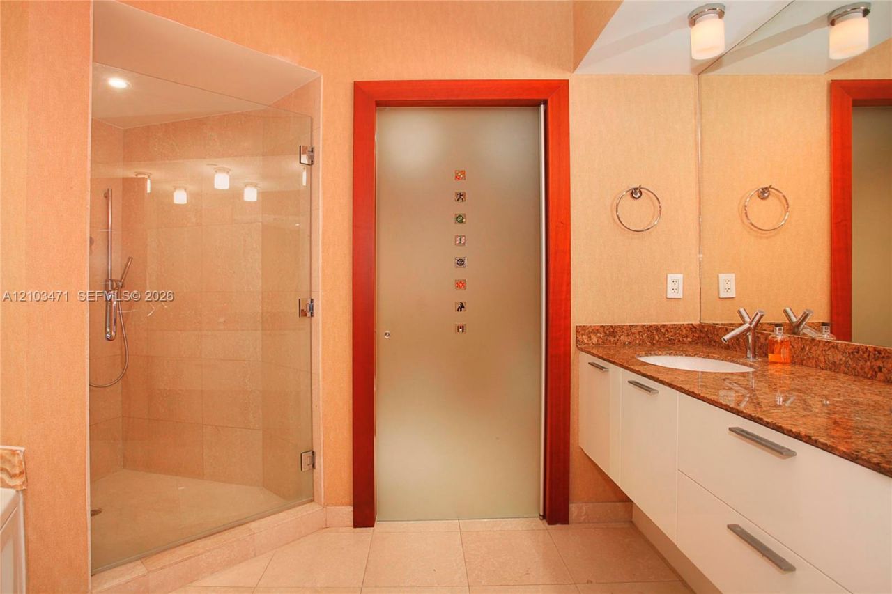 400 Alton Rd , Unit 811, Miami Beach, FL 33139 Photo