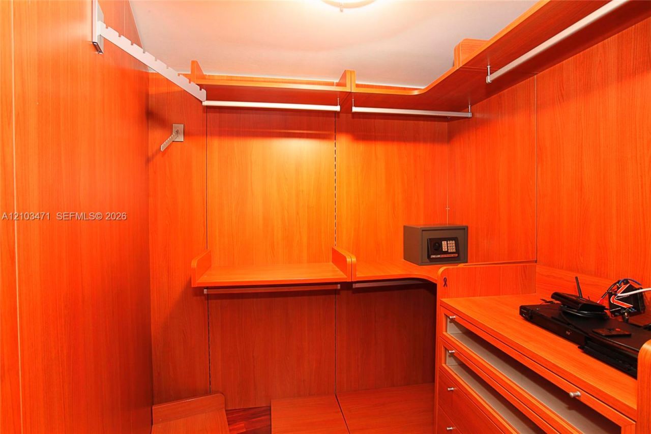 400 Alton Rd , Unit 811, Miami Beach, FL 33139 Photo