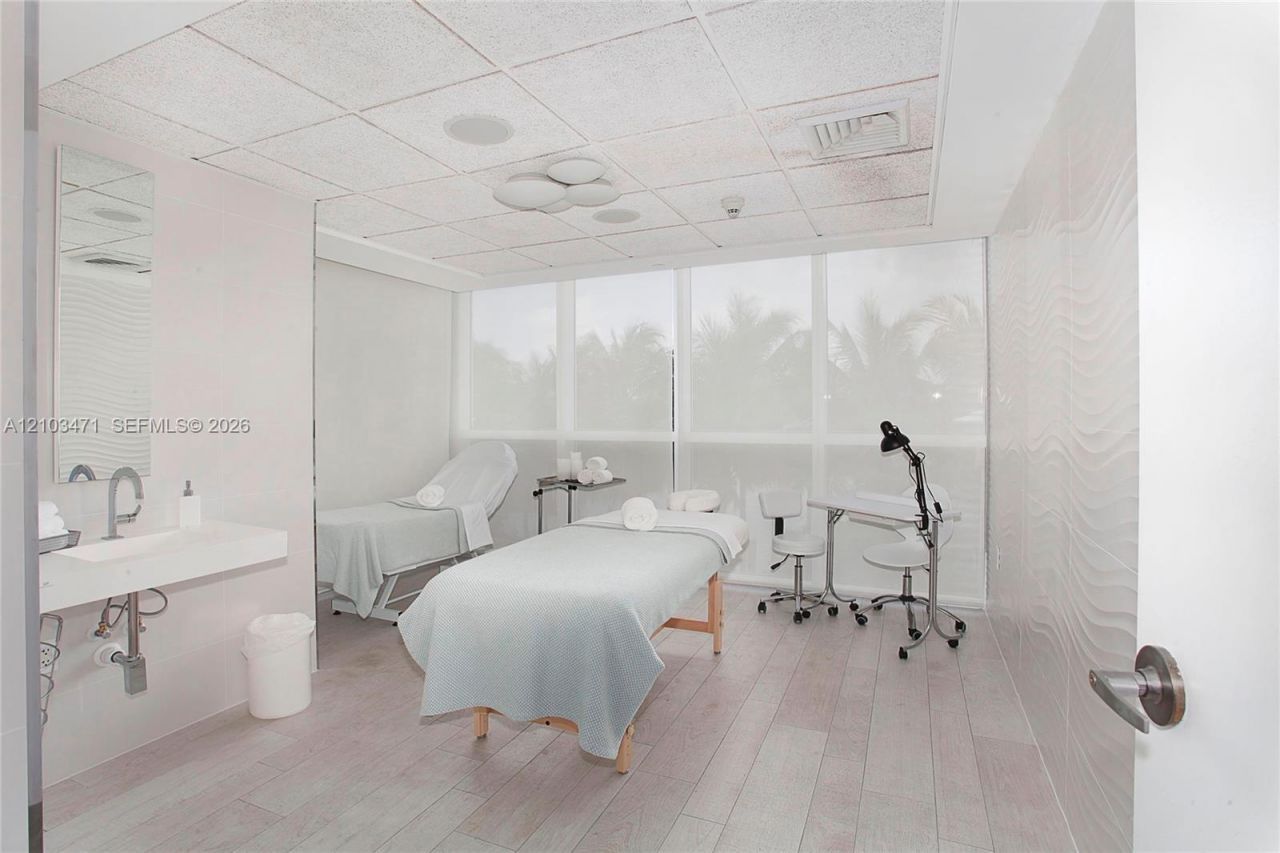 400 Alton Rd , Unit 811, Miami Beach, FL 33139 Photo