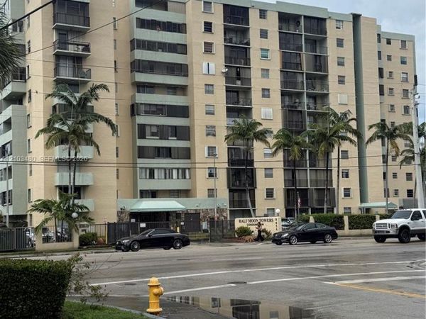 5055 NW 7th St , Unit 604, Miami, FL 33126