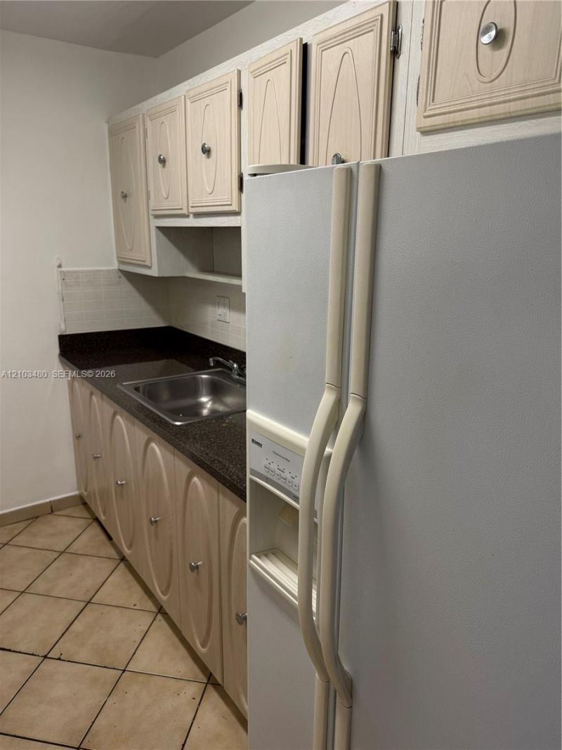 5055 NW 7th St , Unit 604, Miami, FL 33126 Photo