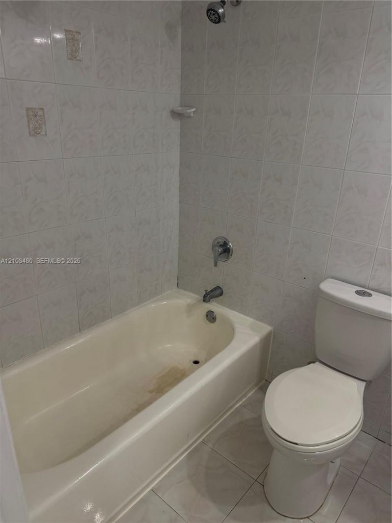 5055 NW 7th St , Unit 604, Miami, FL 33126 Photo