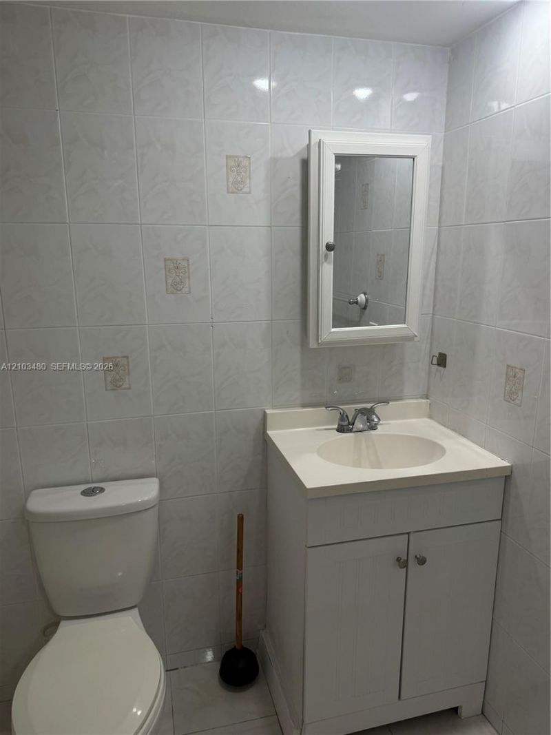 5055 NW 7th St , Unit 604, Miami, FL 33126 Photo