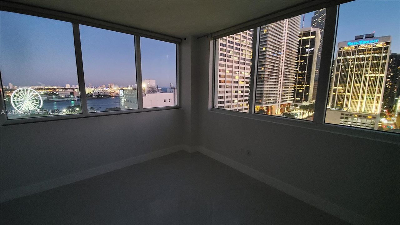 253 NE 2nd St , Unit 1809, Miami, FL 33132 Photo