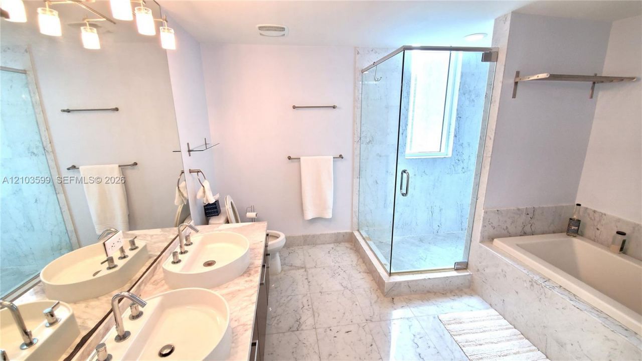 253 NE 2nd St , Unit 1809, Miami, FL 33132 Photo