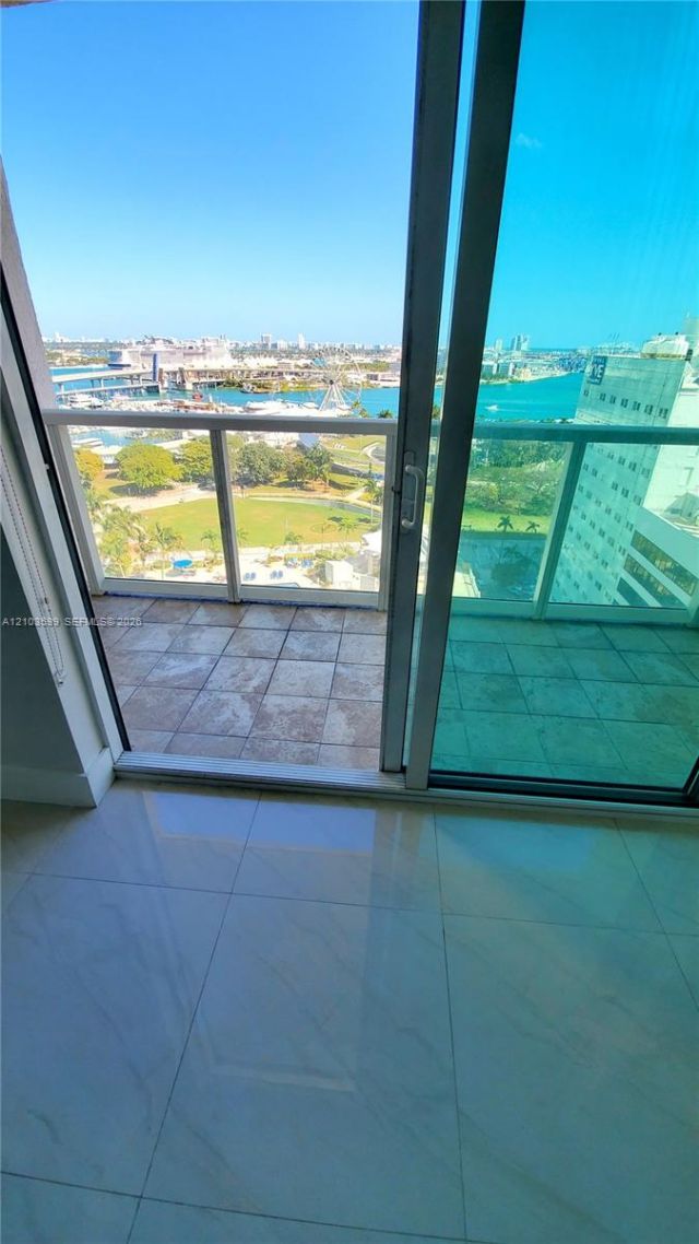 253 NE 2nd St , Unit 1809, Miami, FL 33132 Photo