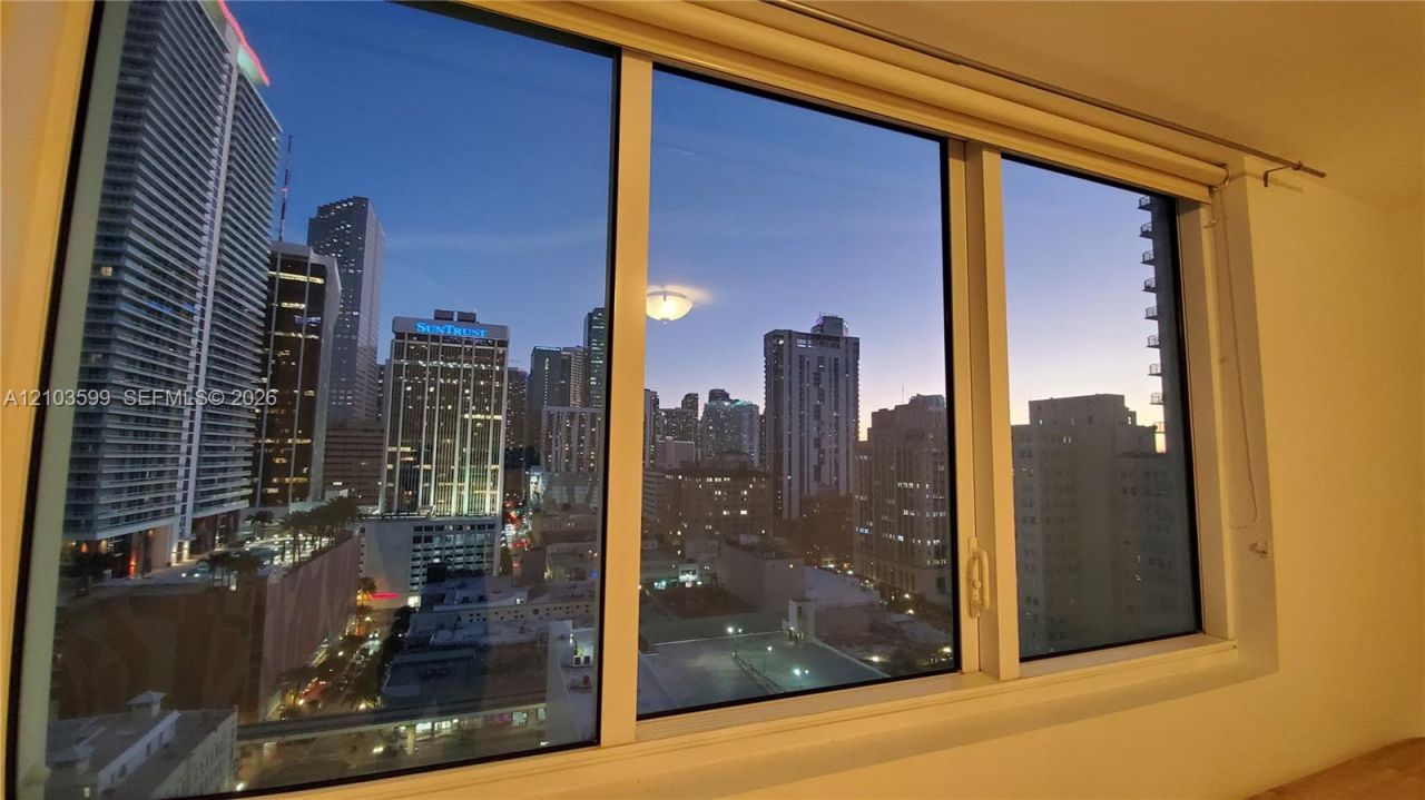 253 NE 2nd St , Unit 1809, Miami, FL 33132 Photo