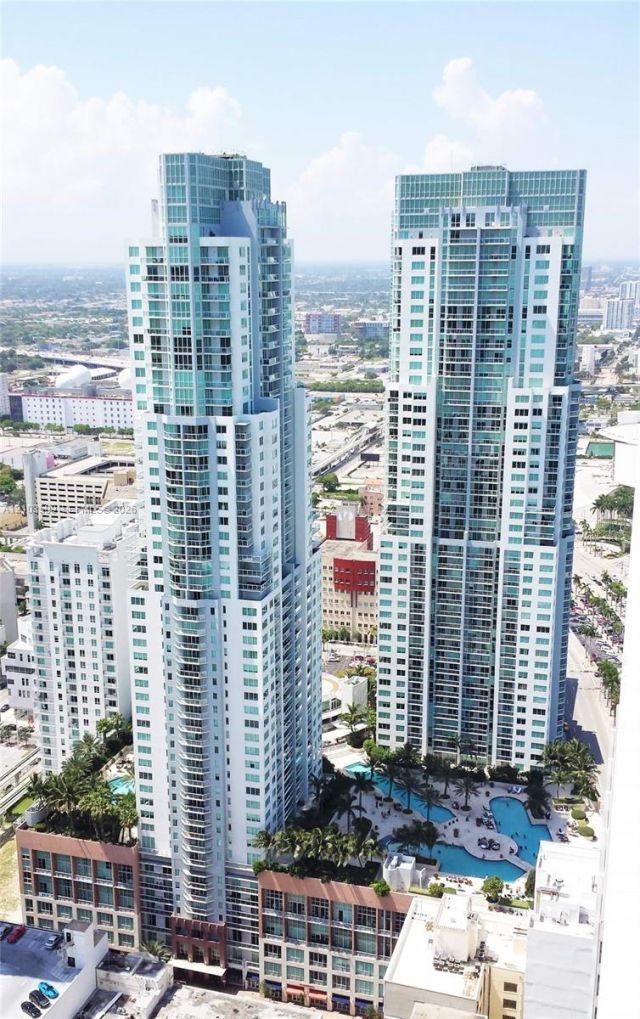 253 NE 2nd St , Unit 1809, Miami, FL 33132 Photo