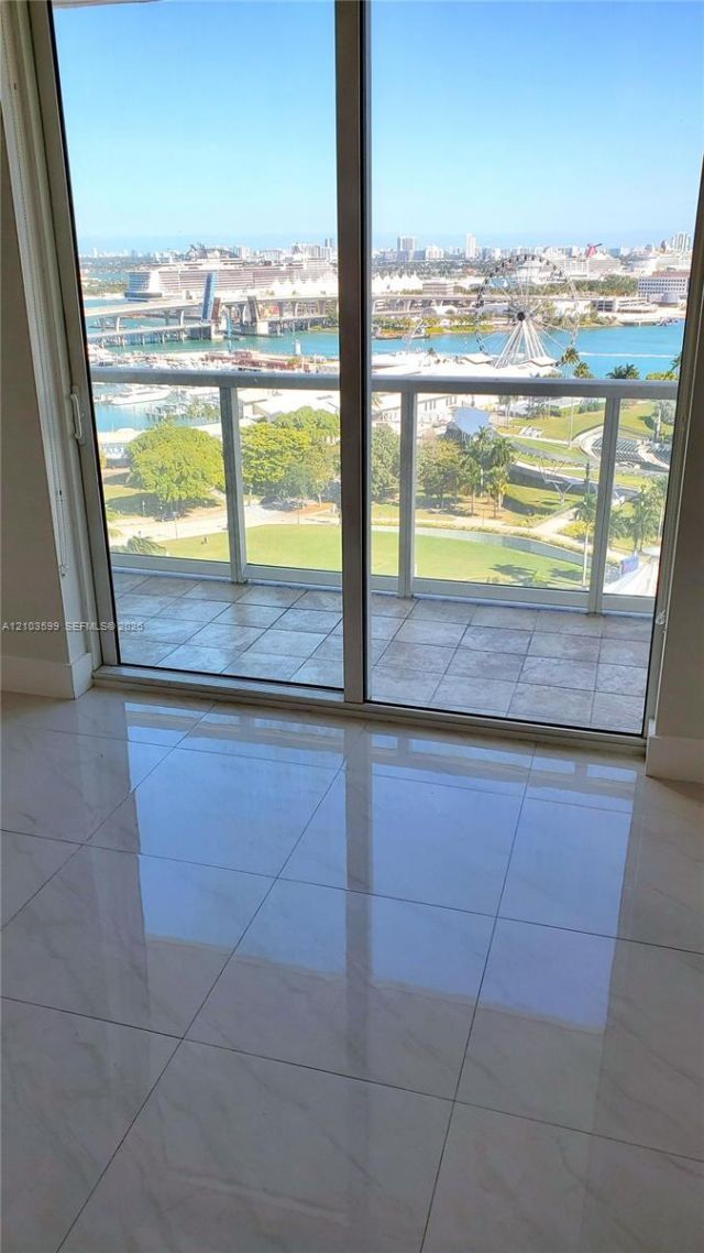253 NE 2nd St , Unit 1809, Miami, FL 33132 Photo