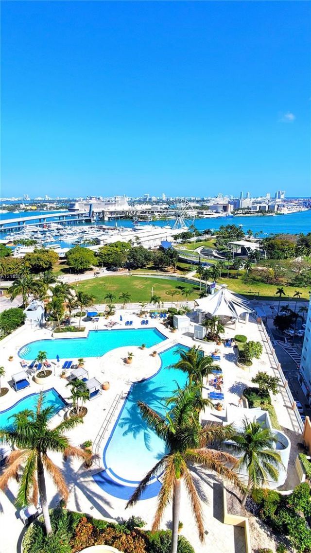 253 NE 2nd St , Unit 1809, Miami, FL 33132 Photo