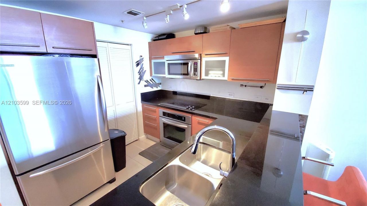 253 NE 2nd St , Unit 1809, Miami, FL 33132 Photo