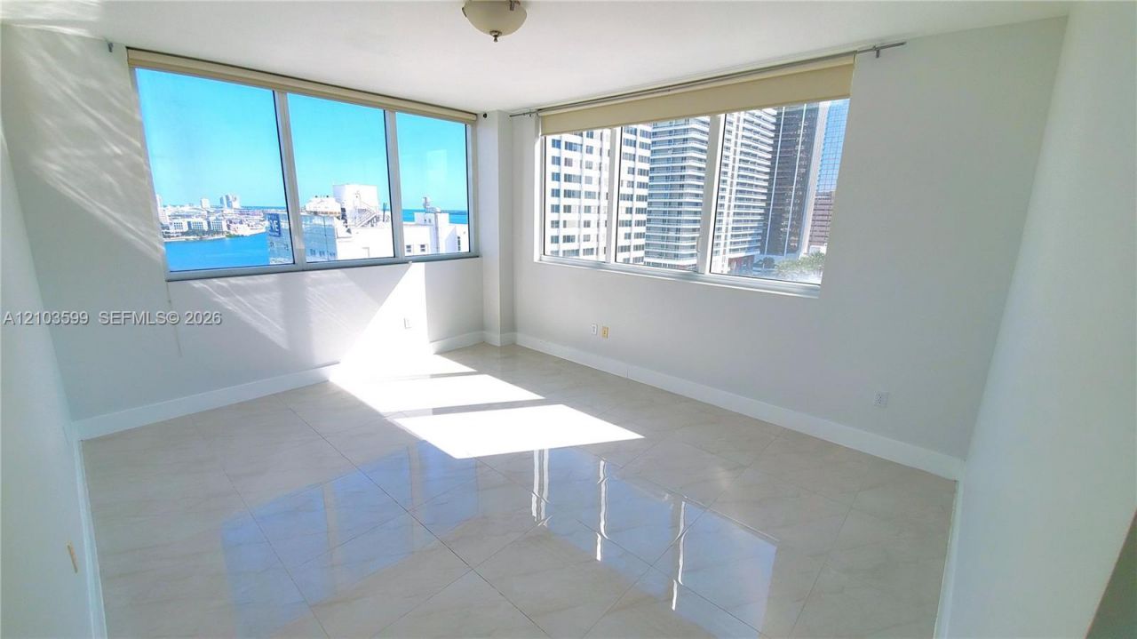 253 NE 2nd St , Unit 1809, Miami, FL 33132 Photo