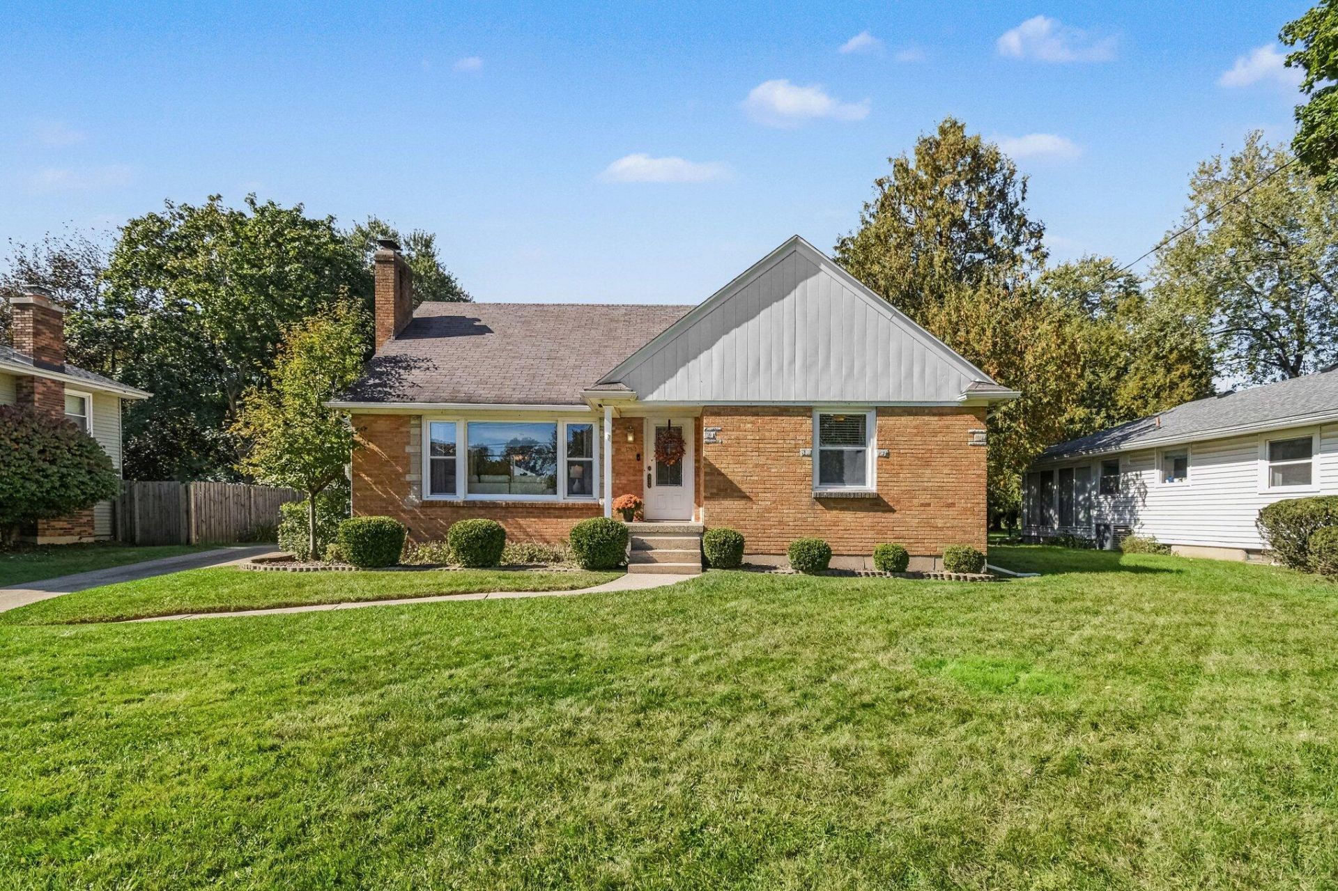 843 Fairfield Avenue Nw, Grand Rapids, MI 49504 Main Photo