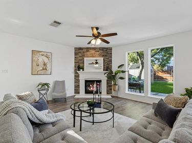 3737 Brandywine Lane, Fort Worth, TX 76244