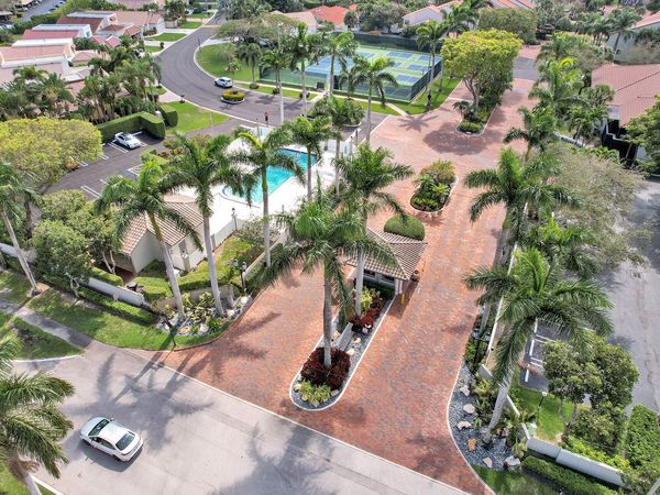 40 Pelican Pointe Drive, Unit 205, Delray Beach, FL 33483
