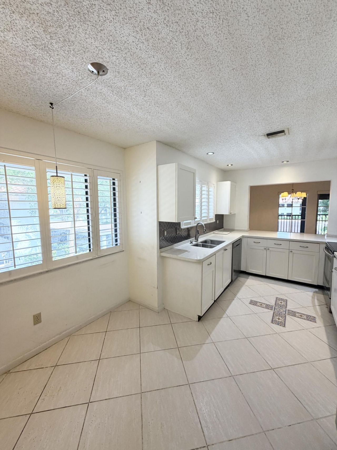 40 Pelican Pointe Drive, Unit 205, Delray Beach, FL 33483 Photo