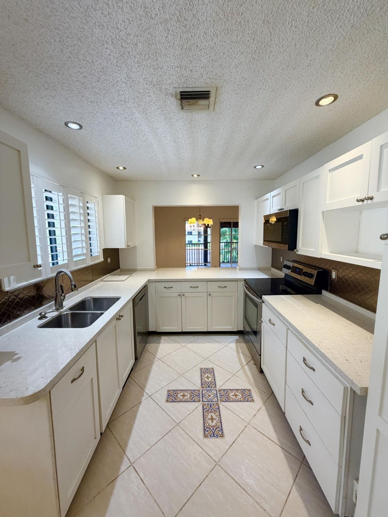 40 Pelican Pointe Drive, Unit 205, Delray Beach, FL 33483 Photo