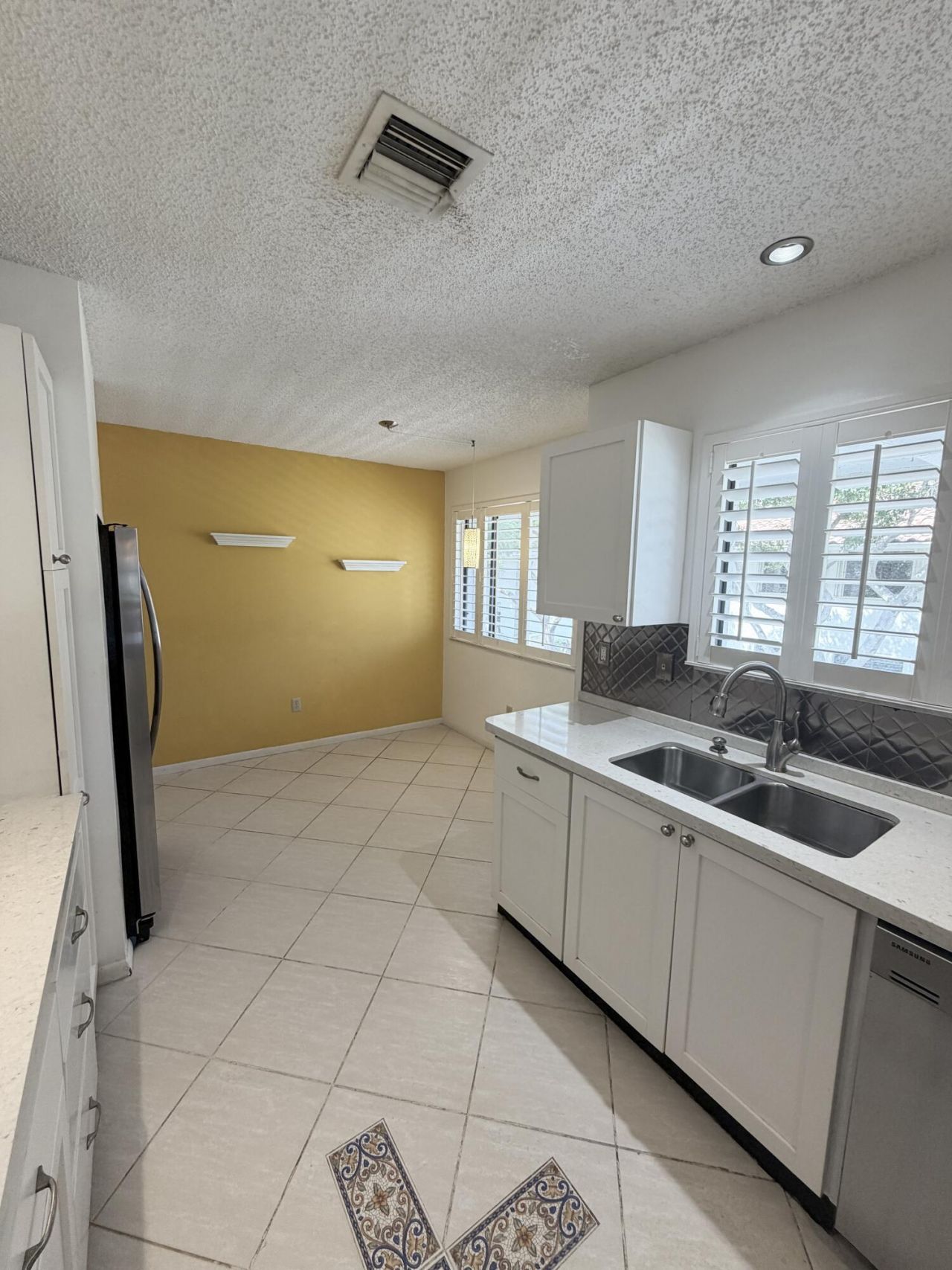 40 Pelican Pointe Drive, Unit 205, Delray Beach, FL 33483 Photo