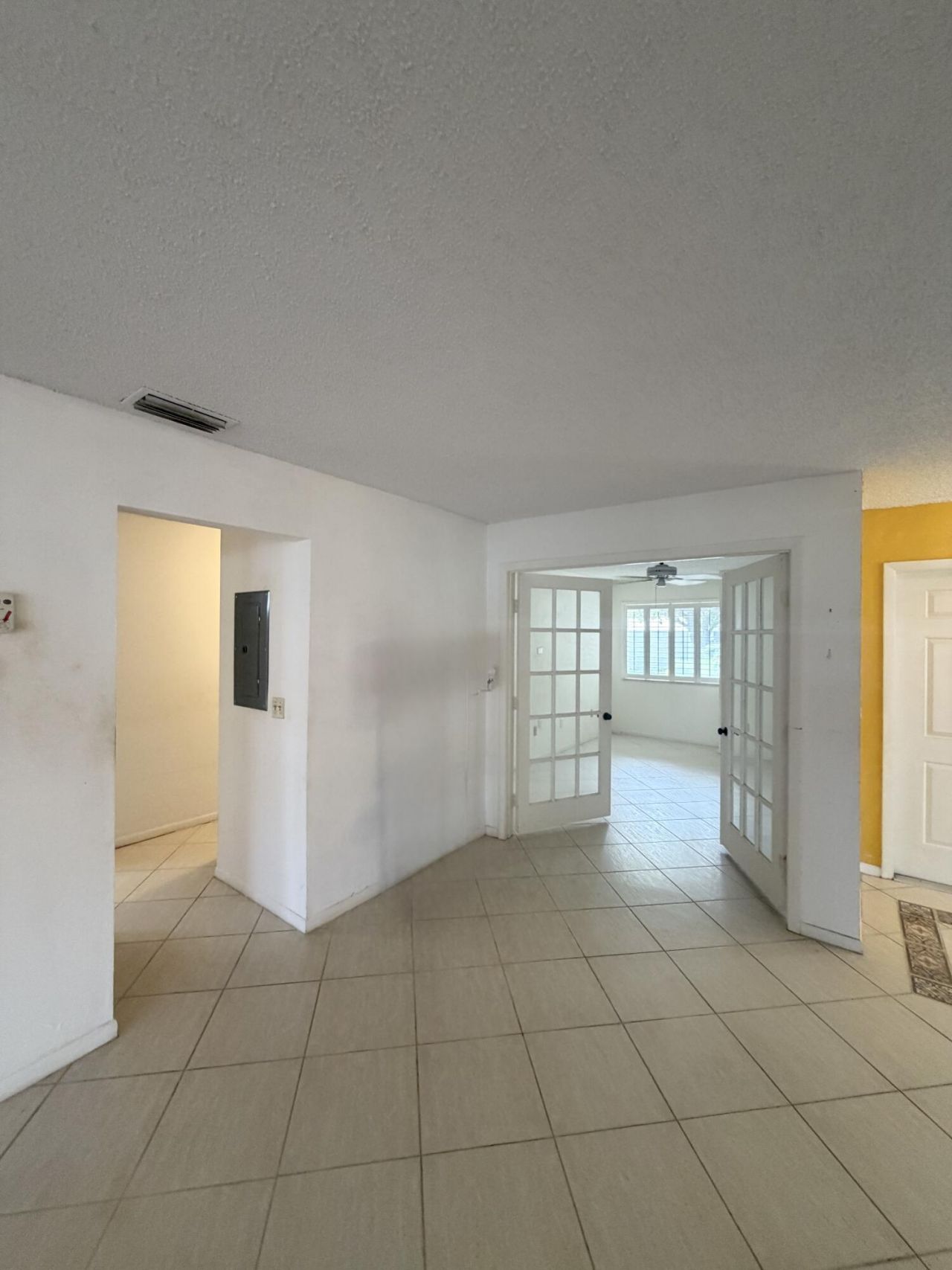40 Pelican Pointe Drive, Unit 205, Delray Beach, FL 33483 Photo