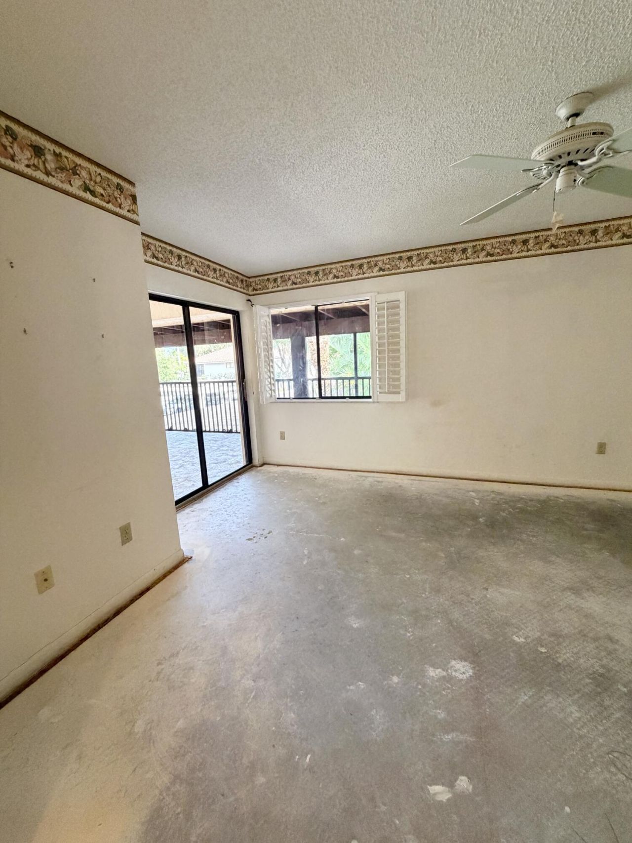 40 Pelican Pointe Drive, Unit 205, Delray Beach, FL 33483 Photo