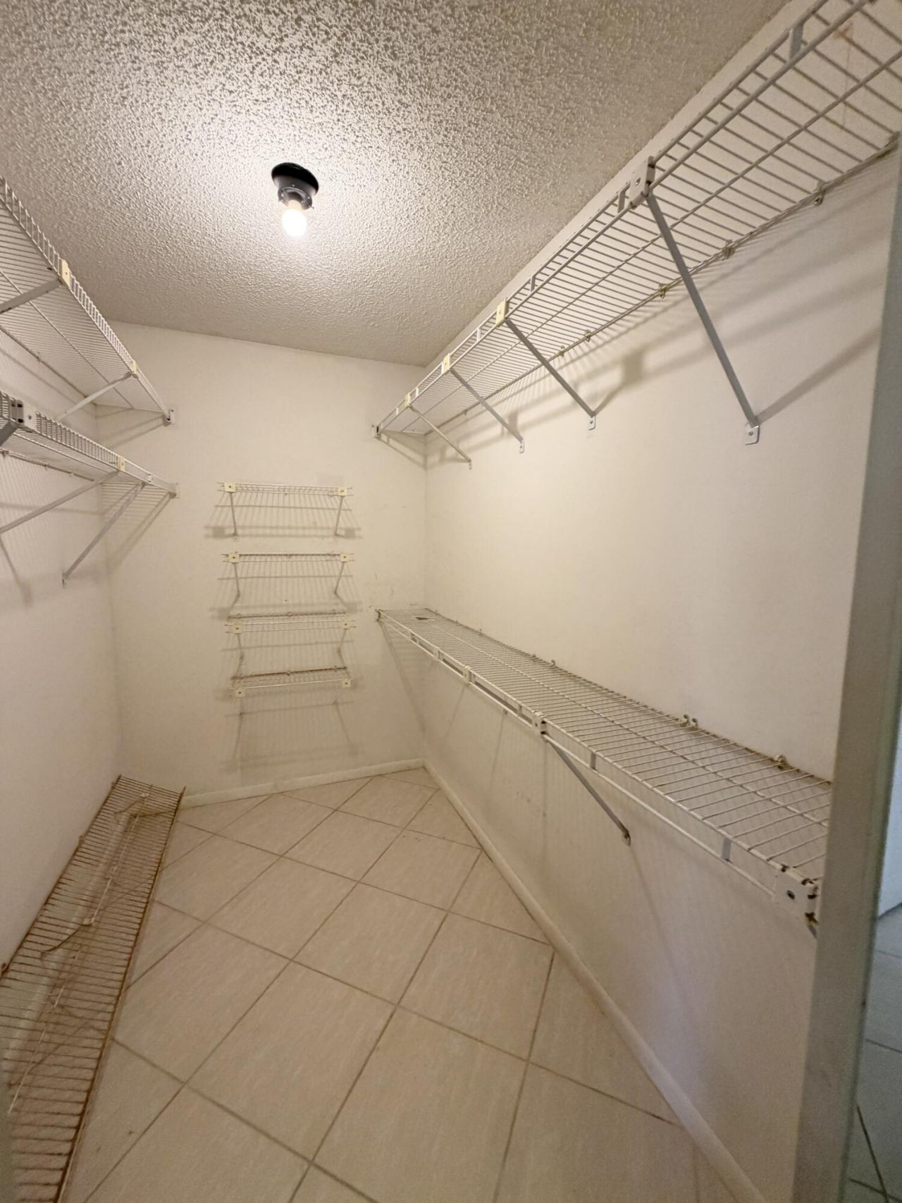 40 Pelican Pointe Drive, Unit 205, Delray Beach, FL 33483 Photo