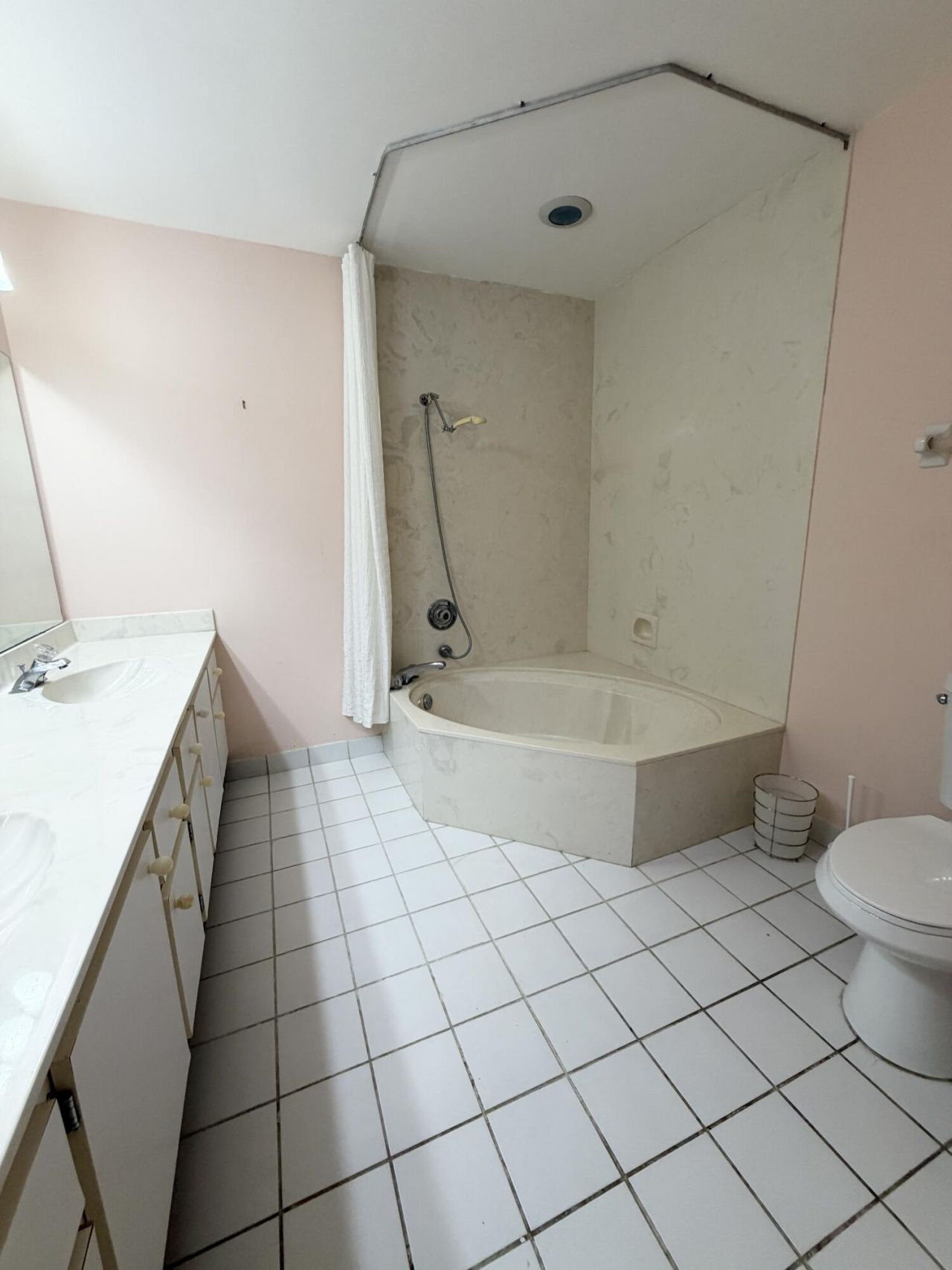 40 Pelican Pointe Drive, Unit 205, Delray Beach, FL 33483 Photo