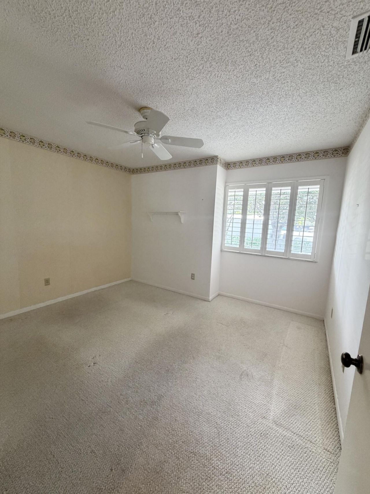 40 Pelican Pointe Drive, Unit 205, Delray Beach, FL 33483 Photo